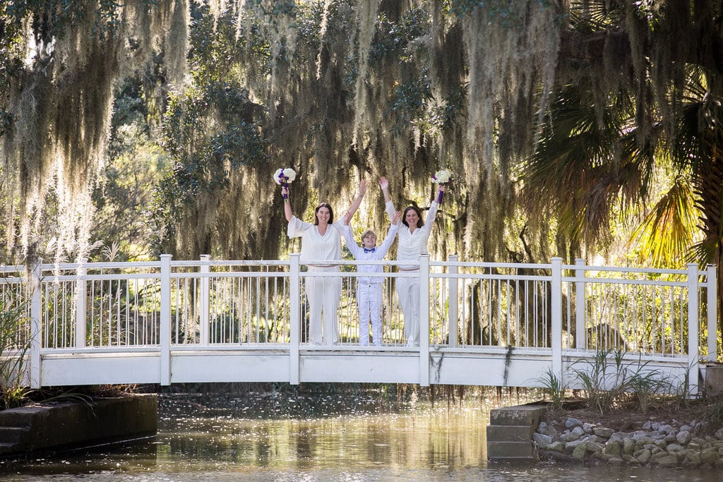 Wedding pictures with Spanish moss