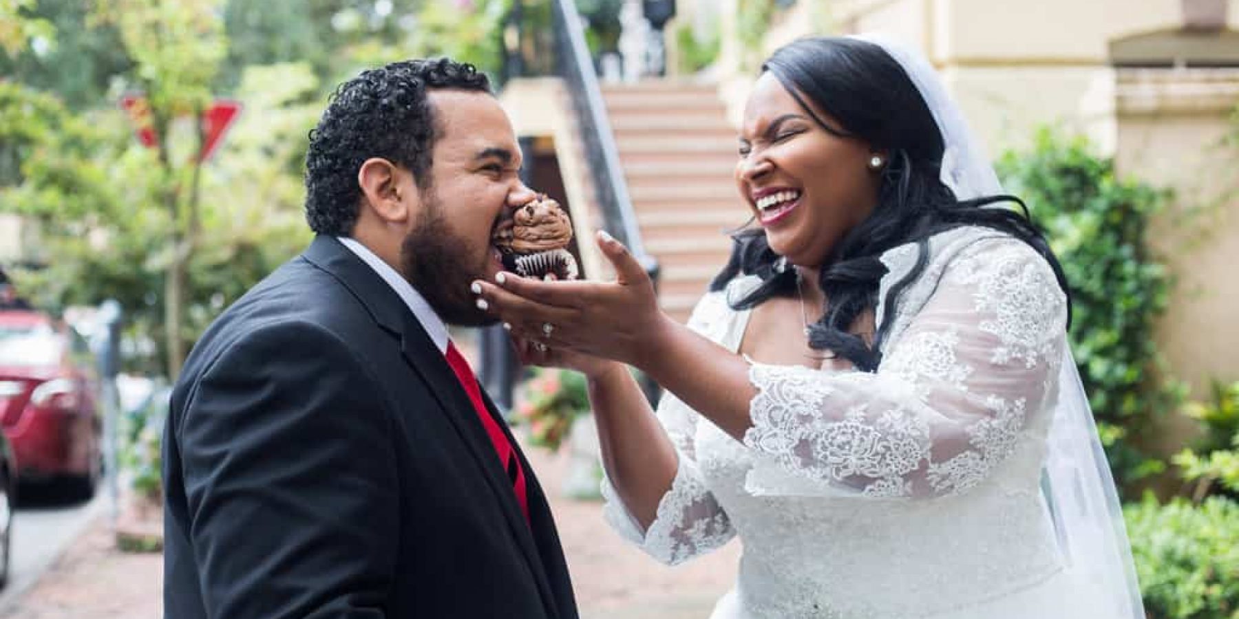 Wedding Photo Fun with Cupcakes!