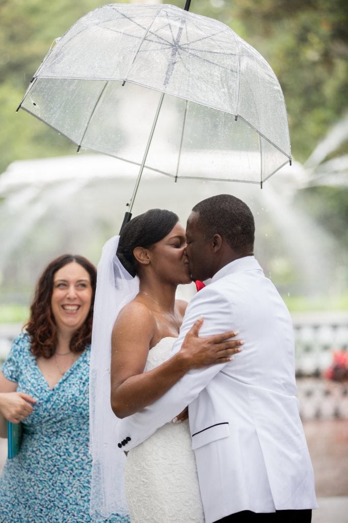 Wedding kiss at forsyth park