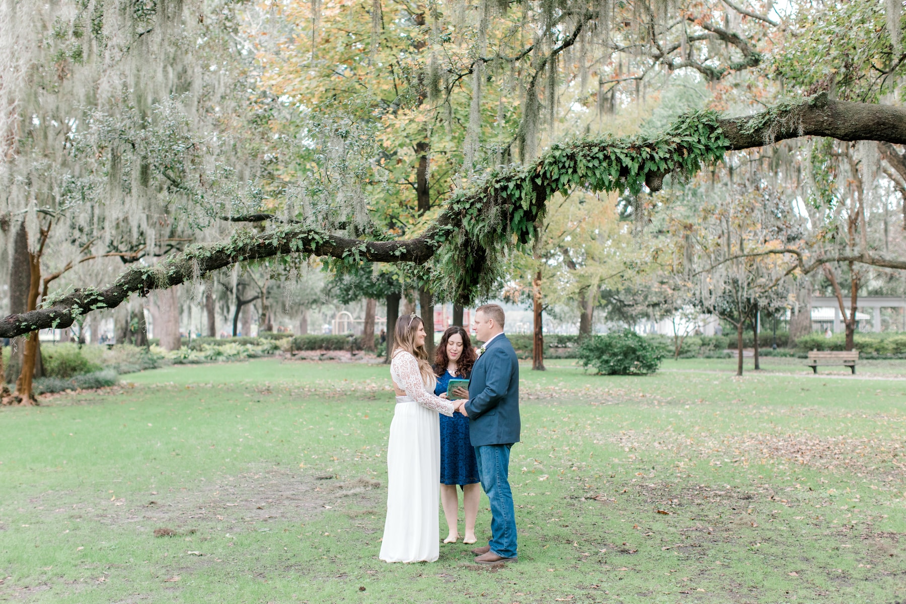 savannah elopement in forsyth park